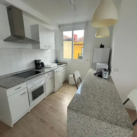 Ocean Views. Flat 3 Bedrooms. *