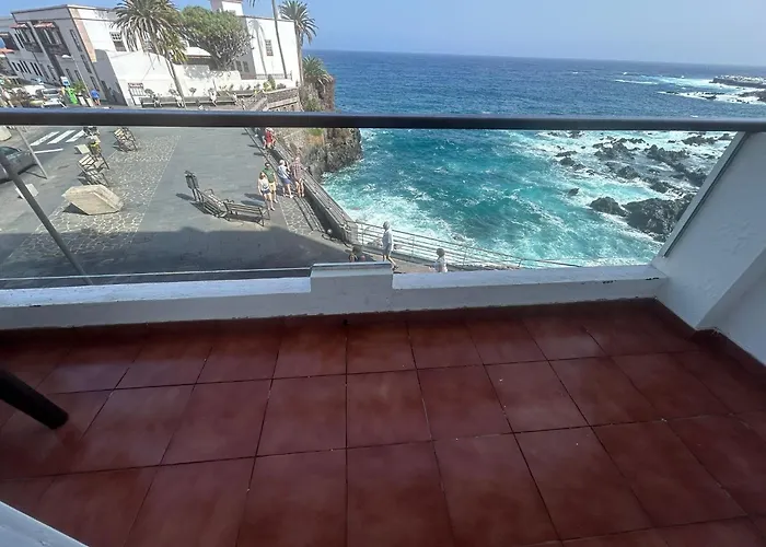 Ocean Views. Flat 3 Bedrooms. *