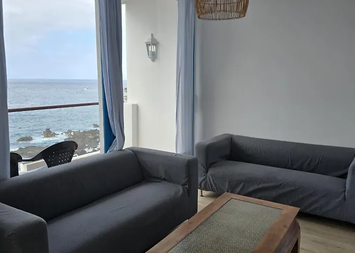 Ocean Views. Flat 3 Bedrooms. *