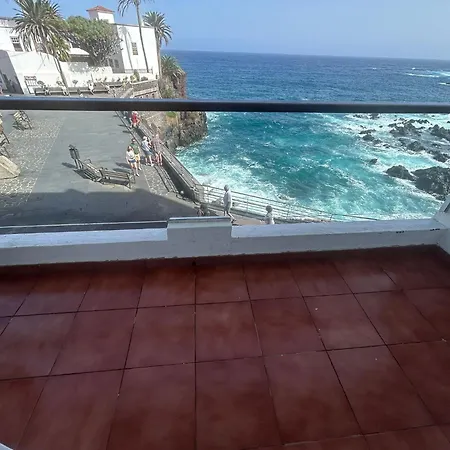 Ocean Views. Flat 3 Bedrooms. *